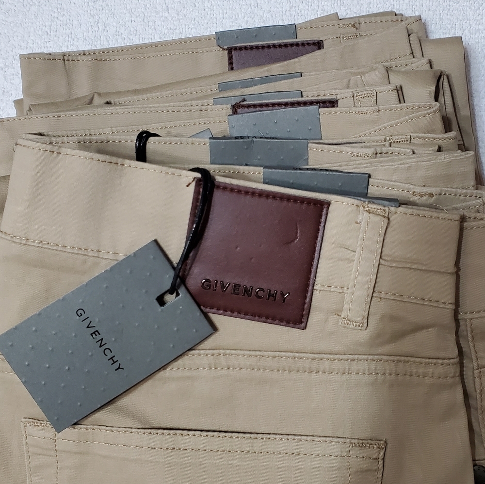 S O L D.....Givenchy - Picture 11 of 12